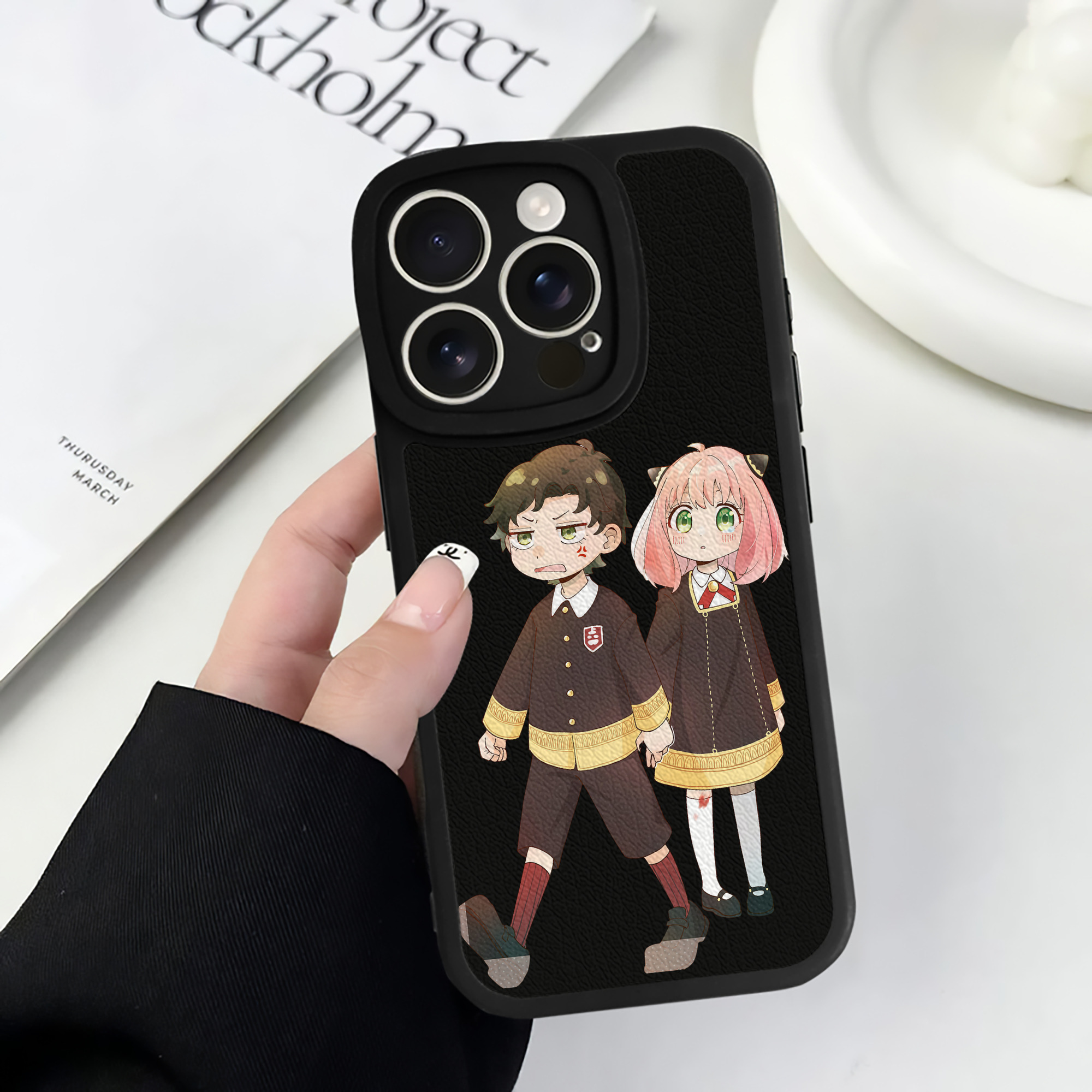 （画像用） SPY×FAMILY间谍家家酒 【iPhone 16シリーズ対応】シリコンスマホケース（レザー調） 材質：シリコン